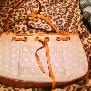 Dooney and bourke small handbag
